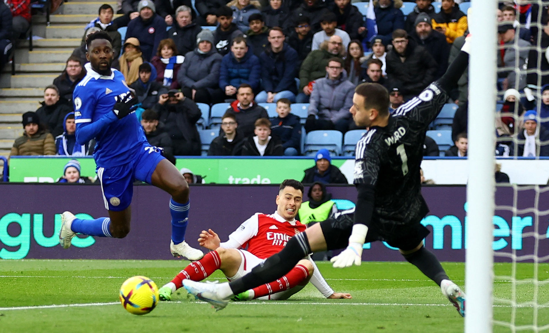 守篮板上展 守篮板上展